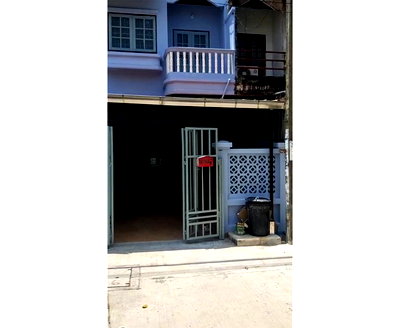 Townhouses for rent Rattana Bandit University (Rbac) : Call : 081-919-6117 Yon Prapha Village, Soi Pho Kaew 4-6, Bueng Kum, Townhouse 2 Beds 2 Baths Large kitchen