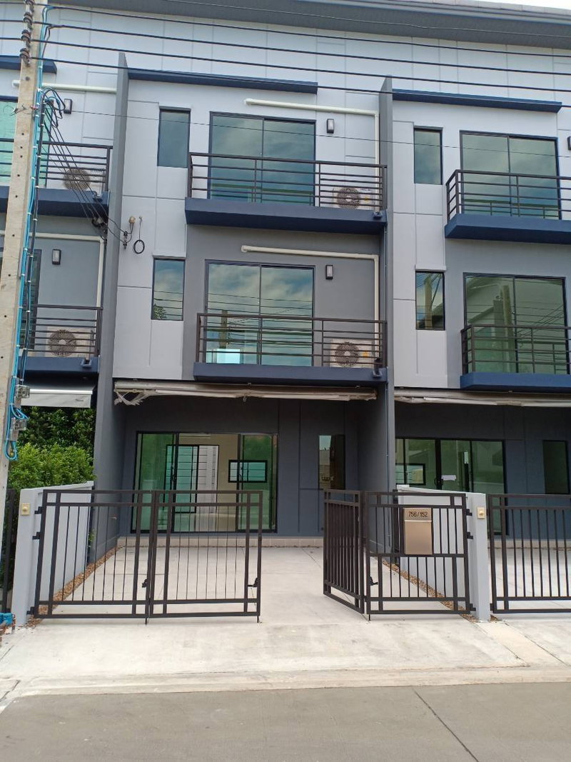 ทาวน์โฮมให้เช่า : P-50222 🏡 ทาวน์โฮม 3 ชั้น ใหม่มาก! บ้านกลางเมือง พระราม 9-อ่อนนุช ใกล้ Airport Link บ้านทับช้าง Line ID: @easythaihome 085-592-2897