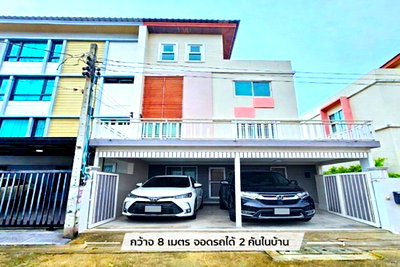เช่าทาวน์โฮม วิทยาลัยศิลปหัตถกรรมกรุงเทพ : 3ปีมีครั้ง ถ.ลาดพร้าว71นาคนิวาส12-22 บ้าน 4 ชั้น กว้าง 8ม. 4นอน ใกล้ เซ็นทรัลอีสต์วิลล์ 400 ม. 3 น้ำ 28 ตร.ว. 450 ตร.ม.