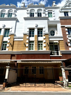 Townhouses for rent วิทยาลัยเซาธ์อีสท์บางกอก : WS7303 🏡 For Rent: 4-story Townhome, Plus City Park Sukhumvit 101/1, only 42,000 THB/month