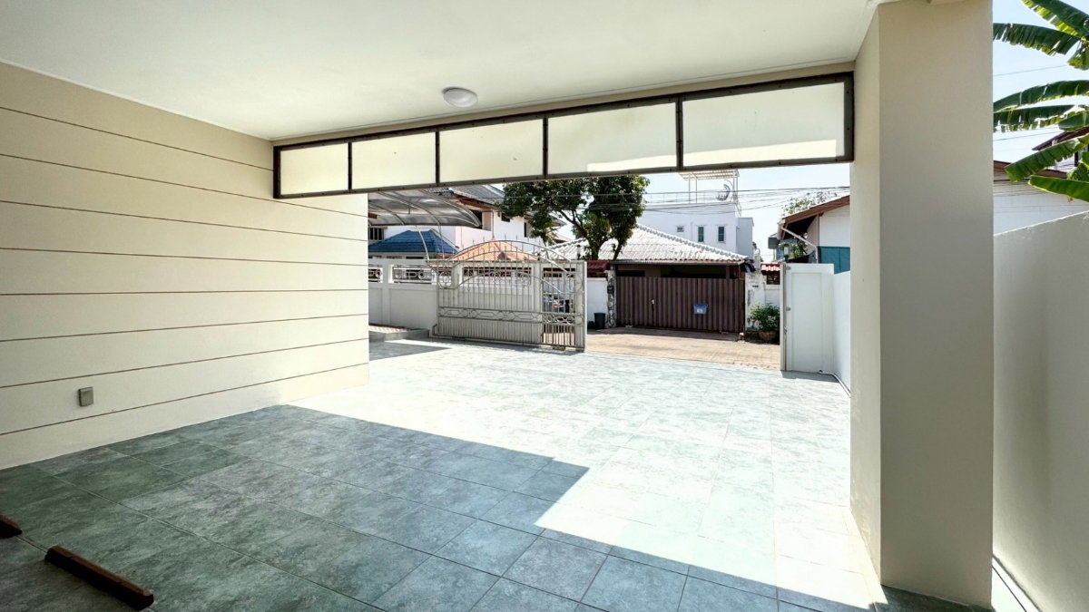 รูป NHEP101 ให้เช่า บ้านเดี่ยว หมู่บ้านเคหะนคร 3 พัฒนาการ-ศรีนครินทร์ 2ชั้น 54 ตร.ว  พื้นที่ใช้สอย 185 ตร.ม 4 นอน 3 น้ำ 55,000 บาท 064-959-8900 - รูปที่ 13/20