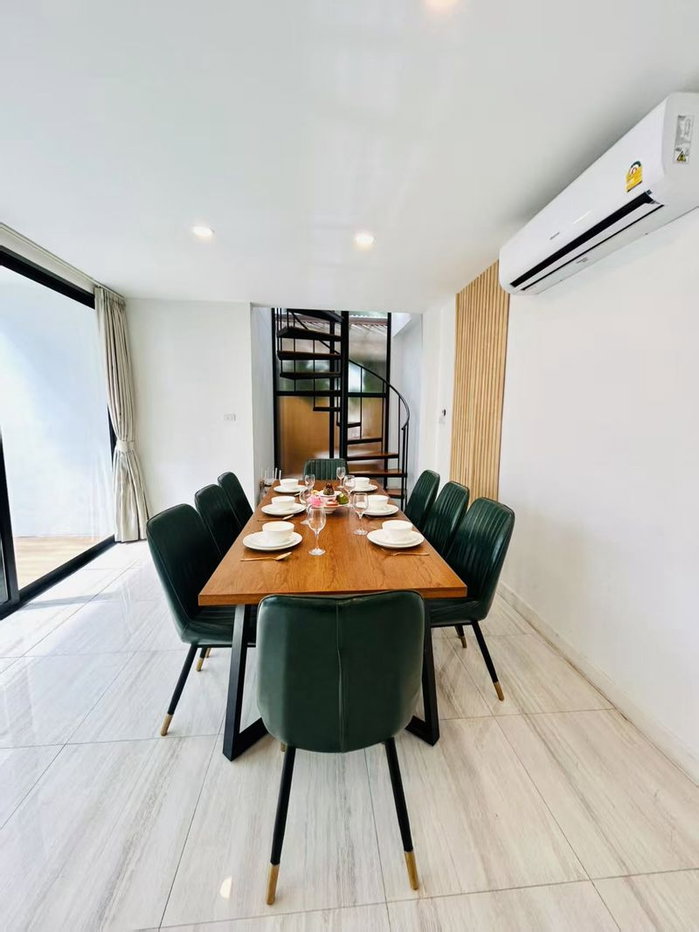 picture For Rent  Villa  4 Beds  3Bath - 13/13