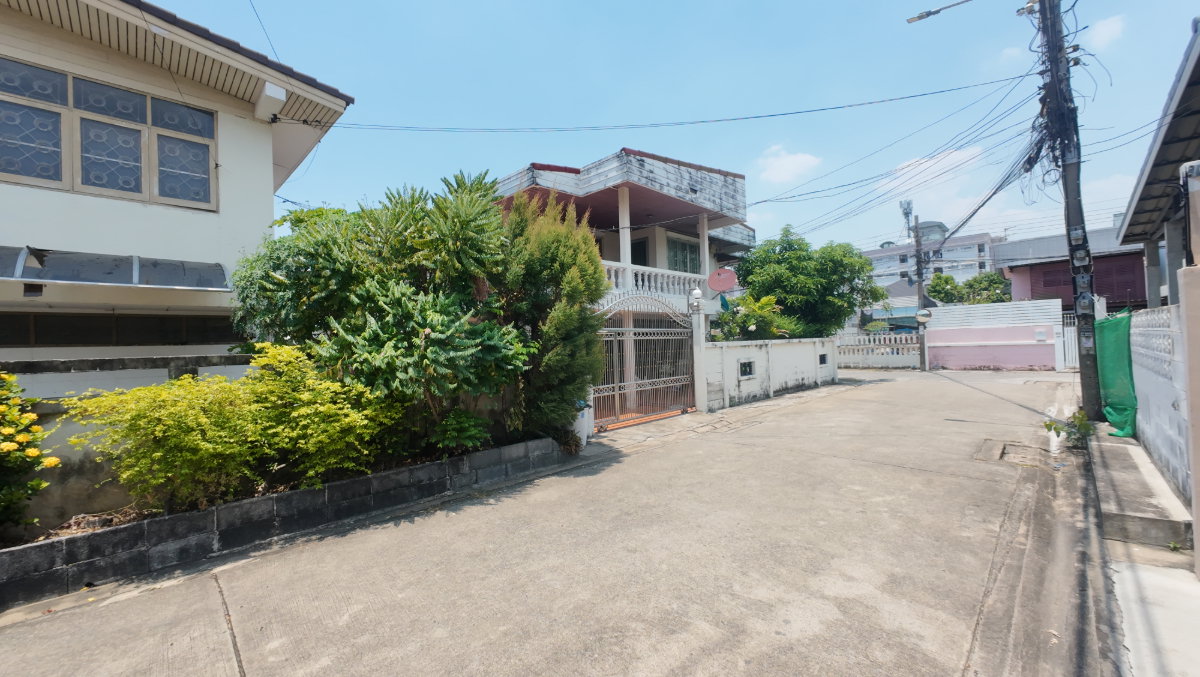 รูป บ้านเก่าทำเลดี ที่คนมองเป็นจะเห็นโอกาส! 54 ตร.ว. โชคชัย 4 ใกล้รถไฟฟ้าสายสีเหลือง - รูปที่ 5/19