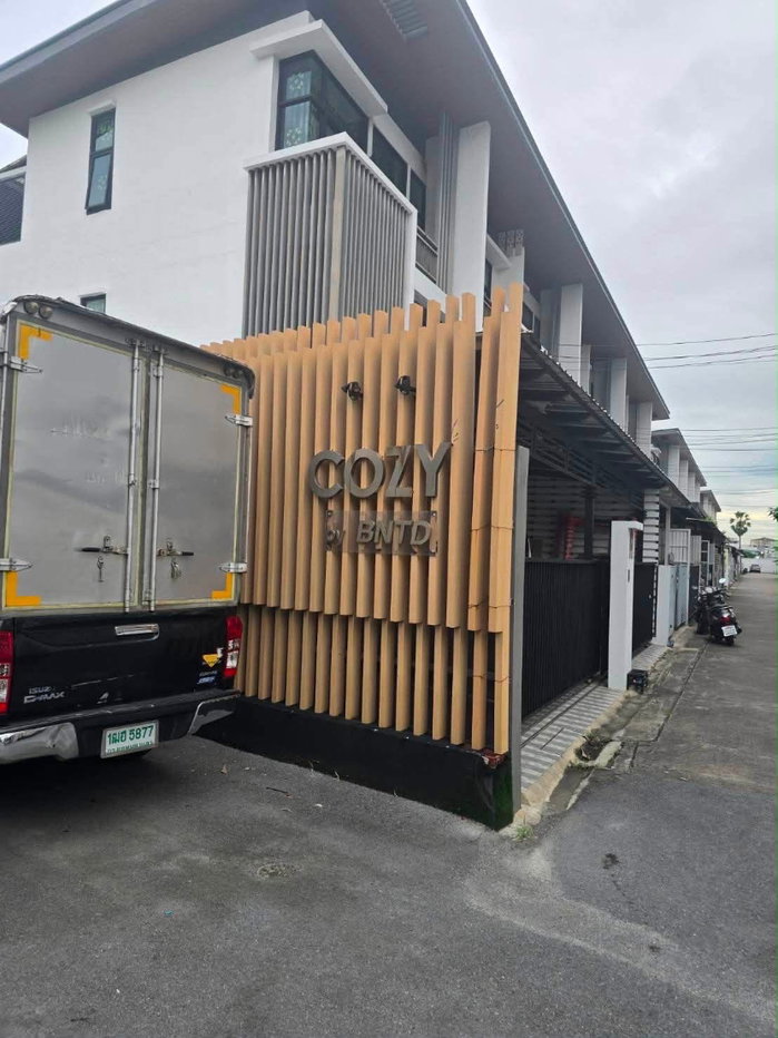รูป 🏡 ให้เช่าทาวน์โฮม 3 ชั้น สไตล์โมเดิร์น โครงการ Cozy by BNTD ลาดพร้าว 41 3 ห้องนอน 3 ห้องน้ำพร้อมเข้าอยู่ บ้านสวย ดีไซน์ทันสมัย - รูปที่ 3/17