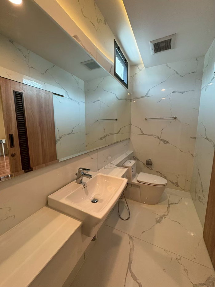 รูป บ้านรีโนเวทใหม่ 3 นอน 3 น้ำ ใกล้ รพ. สมิติเวช ทองหล่อ ** NO CO-AGENT ** - รูปที่ 49/74