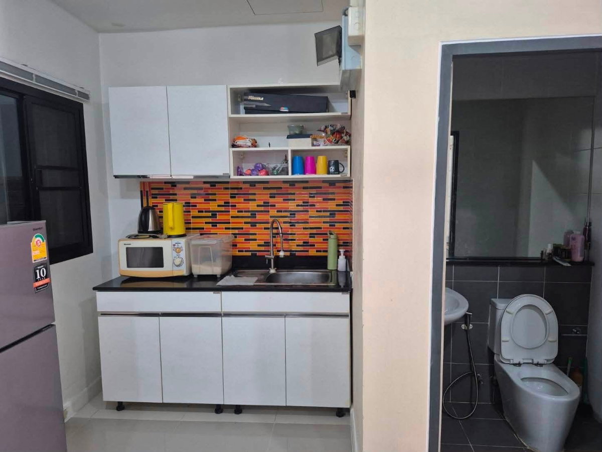 รูป 🏡 ให้เช่าทาวน์โฮม 3 ชั้น สไตล์โมเดิร์น โครงการ Cozy by BNTD ลาดพร้าว 41 3 ห้องนอน 3 ห้องน้ำพร้อมเข้าอยู่ บ้านสวย ดีไซน์ทันสมัย - รูปที่ 8/17