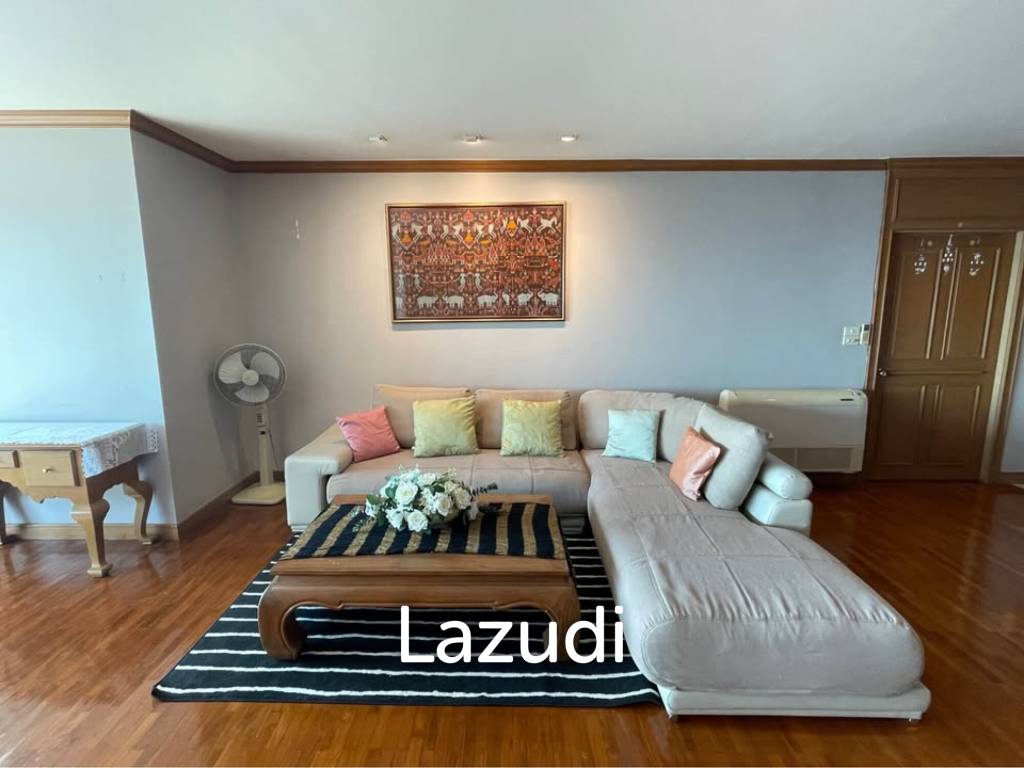 รูป 220.0 ตร.ม.  3 ห้องนอน  4 ห้องน้ำ คอนโดสำหรับ เช่าใน ทุ่งมหาเมฆ - รูปที่ 3/21
