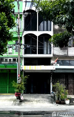 Townhouses for rent Bangkok : 2 Bedroom Townhouse for rent in Bang Chak, Bangkok  5360672