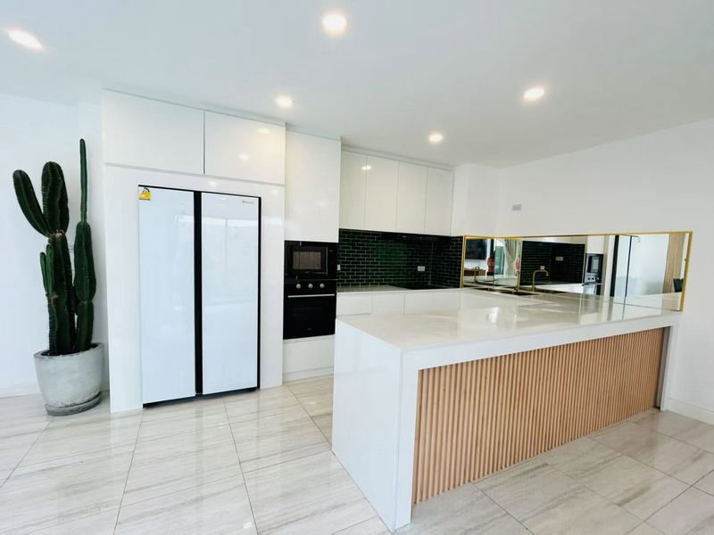 picture For Rent  Villa  4 Beds  3Bath - 3/13