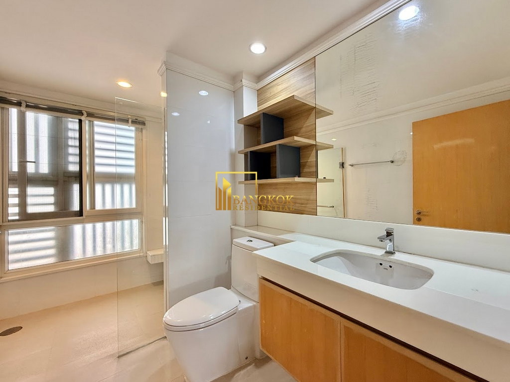 รูป Incredible 6 Bedroom House For Rent in Phra Khanong Area - BR28166SH - รูปที่ 34/71