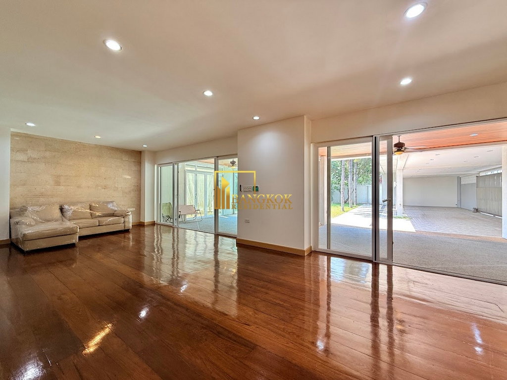 รูป Incredible 6 Bedroom House For Rent in Phra Khanong Area - BR28166SH - รูปที่ 11/71