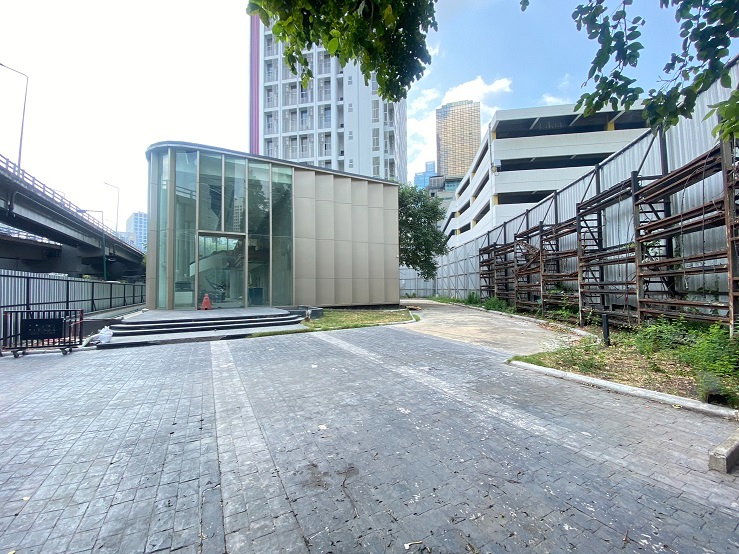 รูป ให้เช่าอาคาร 1.5 ชั้น พร้อมที่ดิน  ติดถนนพระราม 4 เขตบางรัก ใกล้ MRT สามย่าน 300 เมตร / เหมาะหลากหลายธุรกิจ ทำโชว์รูมได้ เช่าระยะยาวได้ - รูปที่ 1/15