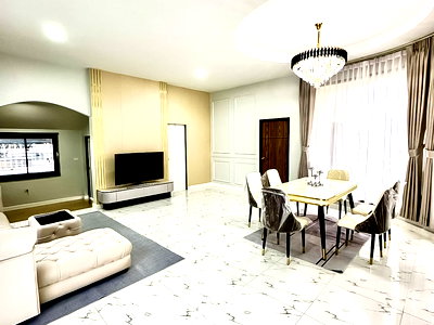 Houses for sale Chonburi : Corner House for Sale Khao Noi East Pattaya Spacious Plot