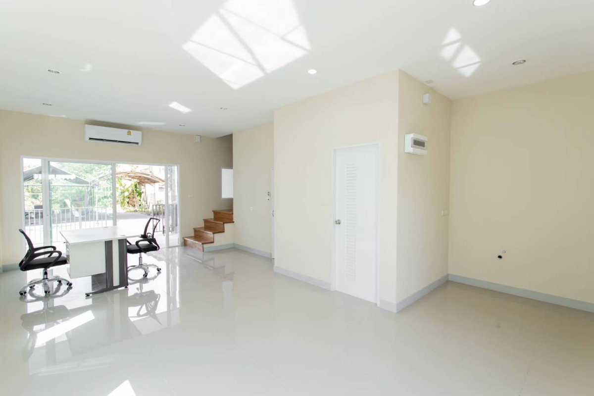รูป 🏡เช่าด่วน 25,000 บาท ** ว่างกลาง พ.ค 69 🏰ทาวน์​โฮม 3 ชั้น ล้ำเลิศทาวน์โฮม หลังมุม!!!  🏡โครงการใหม่ ย่าน สวนหลวง ถนนเฉลิมพระเกียรติ 14 แยก 18  - รูปที่ 6/23
