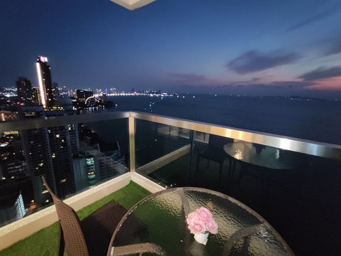For Sale Condo the Palm wongamat beach Front 2bed Direct sea view (S03-1013S) 