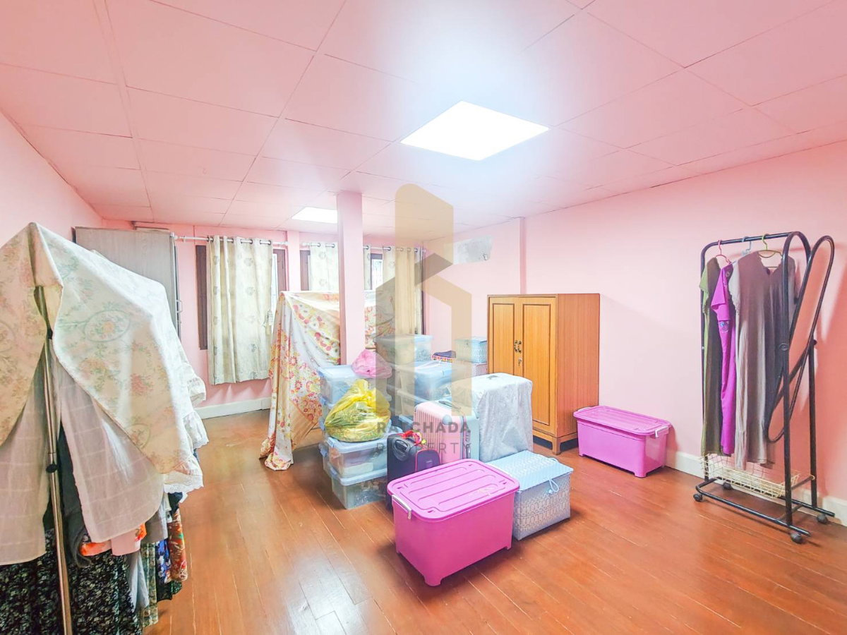 รูป 🔥 ขาย 🔥 บ้านพร้อมที่ดิน ซอย ลาดพร้าว 64 / 5 ห้องนอน P107 - รูปที่ 20/22