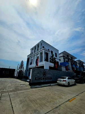 Houses for sale Chonburi : Single house for sale in a quality project located in the new city of Phraya Satcha, near Chonburi city center.