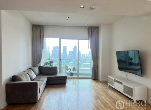 For sale 2 Bedroom Condominium in Millennium Residence in Khlong Toei, Khlong Toei, Bangkok BTS Asok HRE00204