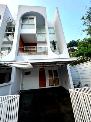 ทาวน์โฮม เชียงใหม่ : ขายทาวน์โฮม 3 ชั้น โครงการ Monotown 3 เชียงใหม่ ใกล้โรงเรียนนานาชาติ NIS ทำเลดี เดินทางสะดวก (H435) T.0946511456