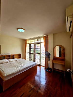 Townhouses for rent Pathumthani : For rent townhouse ready to move in