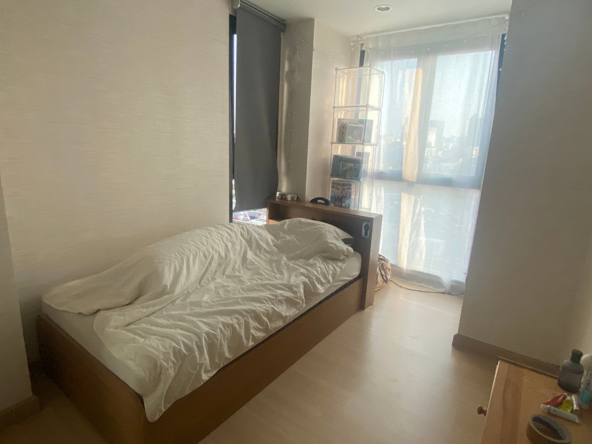 picture 2 Bed 1 Bath Top-floor corner unit - 6/10