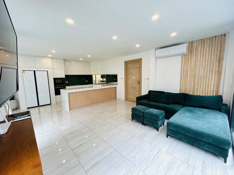 picture For Rent  Villa  4 Beds  3Bath - 4/13