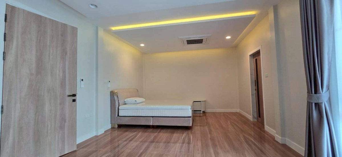 รูป บ้านรีโนเวทใหม่ 3 นอน 3 น้ำ ใกล้ รพ. สมิติเวช ทองหล่อ ** NO CO-AGENT ** - รูปที่ 12/74