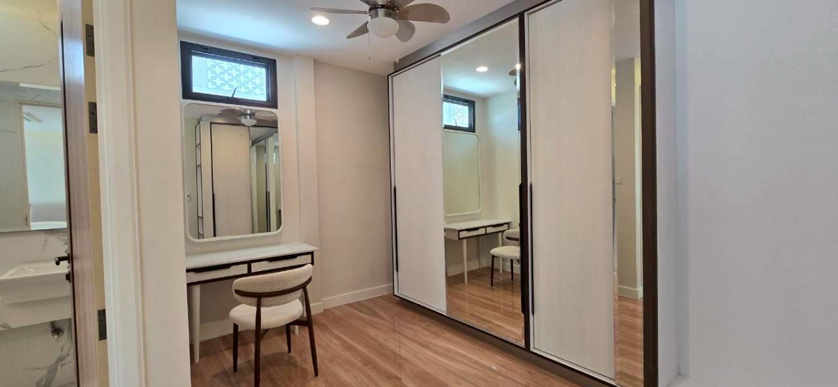 รูป บ้านรีโนเวทใหม่ 3 นอน 3 น้ำ ใกล้ รพ. สมิติเวช ทองหล่อ ** NO CO-AGENT ** - รูปที่ 18/74