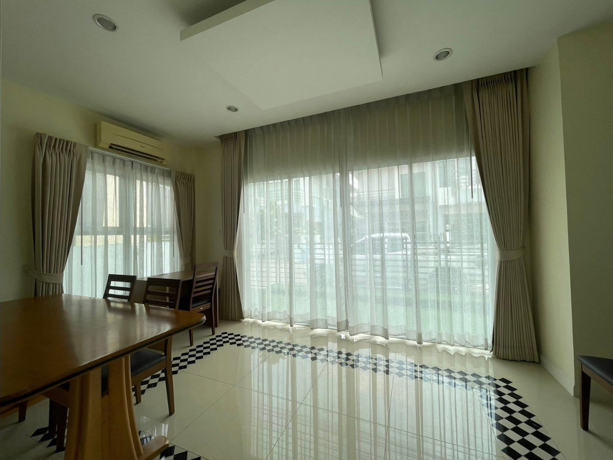 รูป 🏡 ให้เช่าบ้านเดี่ยวหรู พร้อมเข้าอยู่ โครงการหมู่บ้าน รัชชา 5 4 ห้องนอน 3 ห้องน้ำบ้านสวยสไตล์โมเดิร์น ตกแต่งครบ พร้อมเฟอร์นิเจอร์ เข้าอยู่ได้ทันที - รูปที่ 11/11