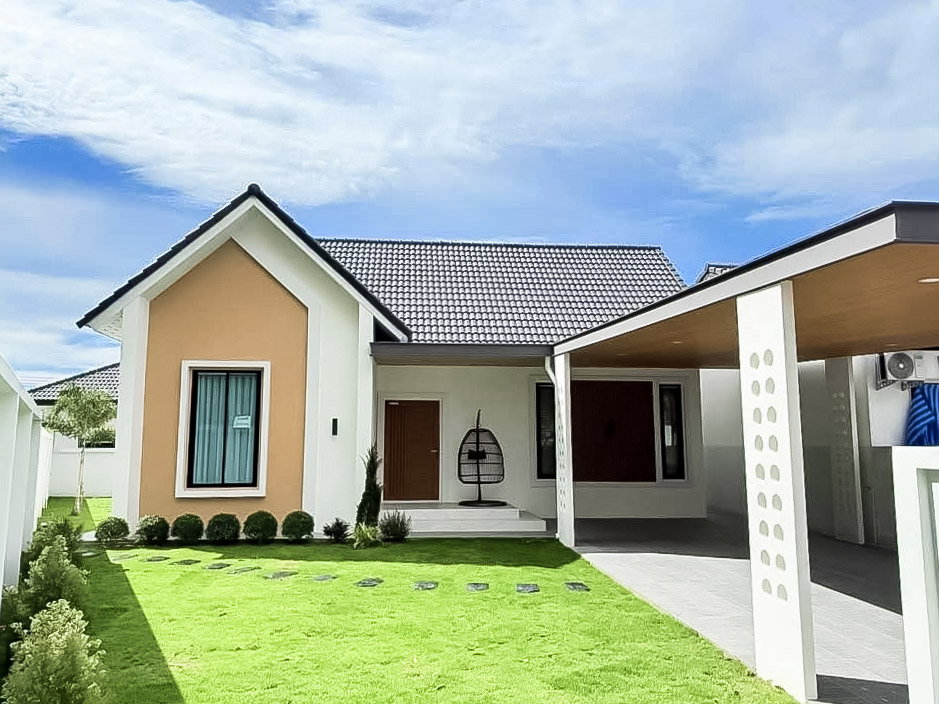 รูป Corner House for Sale Na Kluea Pattaya Wide Land Plot - รูปที่ 1/13
