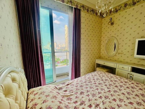 ST534/ Urgent sale! Condo with panoramic view of the Chao Phraya River, Supalai River Place (Supalai River Place)