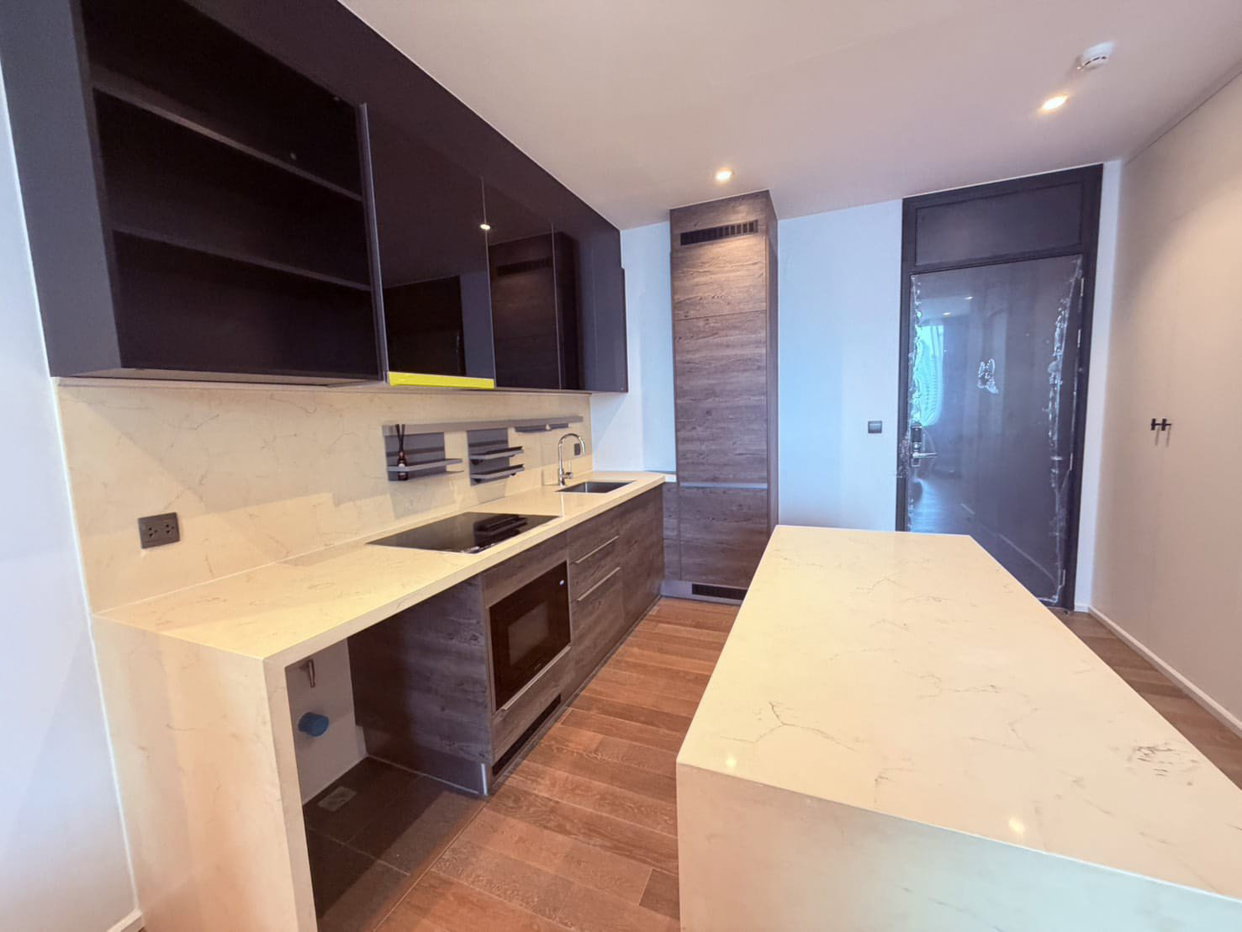 รูป LTHC15240 -👑 🐩Exclusive High-Floor Residence in Prime Chidlom | Pet-Friendly Condo | 120,000 THB/Month คอนโดหรูชิดลม ให้ความเป็นส่วนตัว พร้อมสิ่งอำนวยความสะดวกครบครัน ใกล้ BTS - รูปที่ 2/5