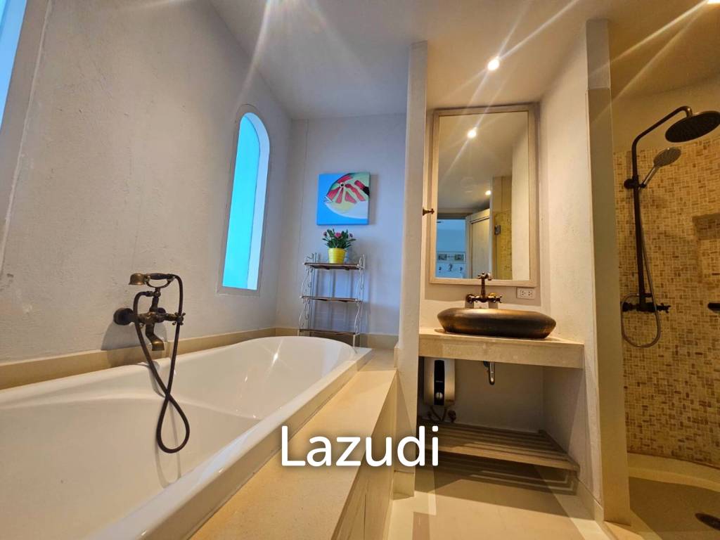 picture CHELONA : 2 Bed Beachfront Condo - 22/32
