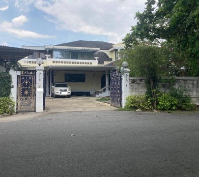 LTH7027 – Land with House FOR SALE in Bangna 4 beds 3 baths 1,850 sq.M. Near BTS Bangna station ONLY 54 MB