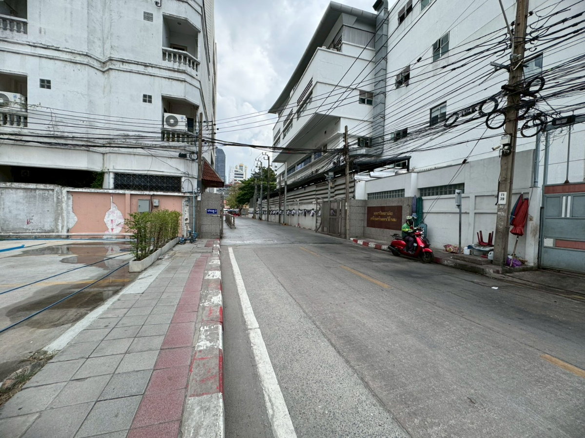 รูป ขายที่ดินแปลงสวย ใจกลางสุขุมวิท 23 พร้อมใบอนุญาตก่อสร้างอาคารสูง 8 ชั้น **850,000/วา** (N.2107) - รูปที่ 11/11