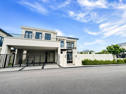 Luxury Corner House for Sale Nong Pla Lai East Pattaya