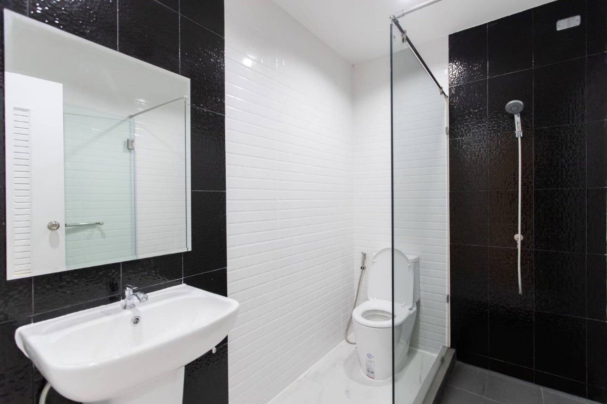 รูป 🏡เช่าด่วน 25,000 บาท ** ว่างกลาง พ.ค 69 🏰ทาวน์​โฮม 3 ชั้น ล้ำเลิศทาวน์โฮม หลังมุม!!!  🏡โครงการใหม่ ย่าน สวนหลวง ถนนเฉลิมพระเกียรติ 14 แยก 18  - รูปที่ 16/23