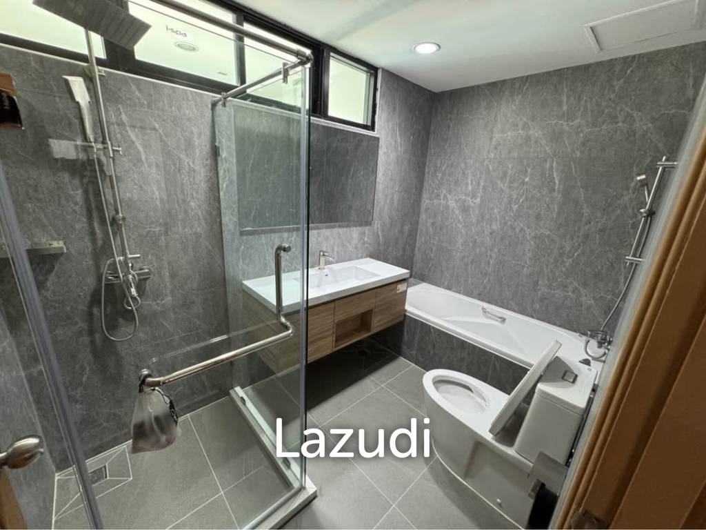 รูป 220.0 ตร.ม.  3 ห้องนอน  4 ห้องน้ำ คอนโดสำหรับ เช่าใน ทุ่งมหาเมฆ - รูปที่ 21/21