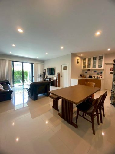 4-bed house for sale, 210 sqm, 63.9 sq wah, Burasiri Pattanakarn