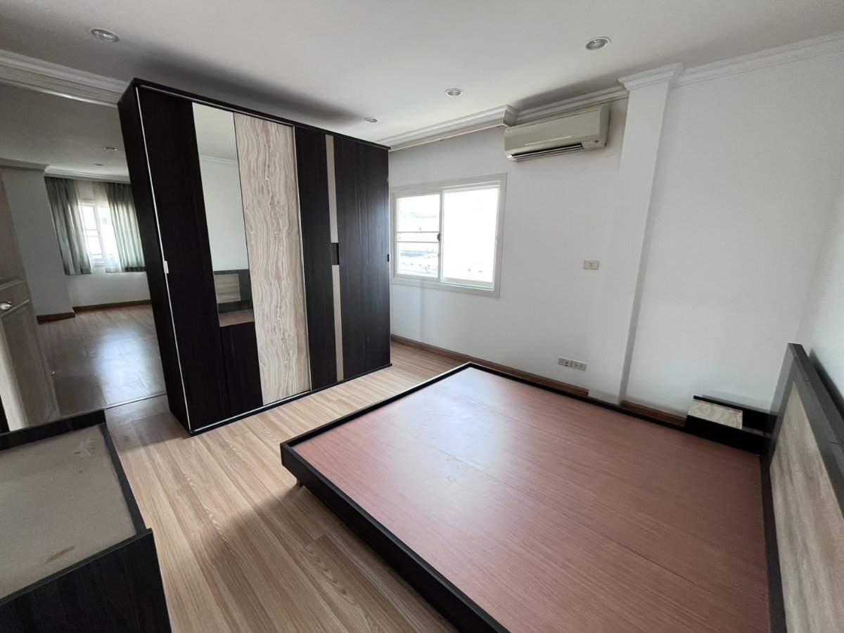 รูป WS7302 🏡 ให้เช่าบ้านเดี่ยว 3 ชั้น ทำเลรัชดา–ห้วยขวาง  เหมาะอยู่อาศัย / Home Office ใกล้รถไฟฟ้า ราคาเช่าเพียง 70,000 บาท / เดือน - รูปที่ 14/15
