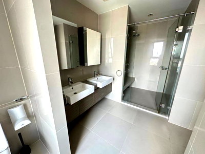 Condos for rent : [RENT] ST0856   Quinn Ratchada 17       (ID with @in front, LINE ID:  @idhomeland)