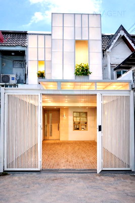 ทาวน์โฮม กรุงเทพมหานคร : ขายทาวน์เฮาส์ โครงการ บ้านอยู่เจริญ ลาดพร้าว 101 2 ชั้น 2 ห้องนอน 2 ห้องน้ำ