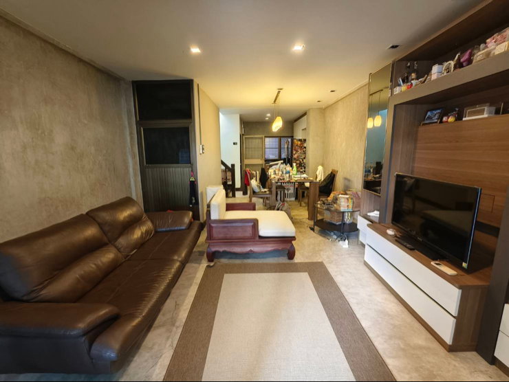 ขายทาว์นเฮ้าสแต่งสวยสไตล์loftหมู่บ้านประชาชื่นซอย22/5