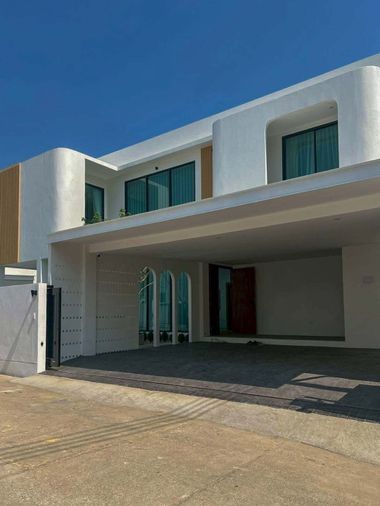 ให้เช่า Pool Villa 4 ห้องนอน ใกล้โรงเรียนนานาชาติ หางดง เชียงใหม่ (EN below)