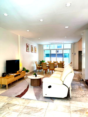 Townhouses for rent Bangkok : 🏡 TH139 | For Rent: Massive 3-Story Townhouse/Home Office at Casa Pacifica Bangkok | 400 sq.m. | 2 Mins Walk to BTS Phra Khanong (Pet-Friendly!) 🐶🐱