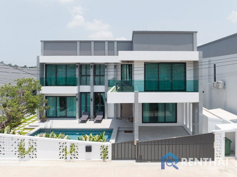 บ้านหรูสไตล์โมเดิร์นทรอปิคอล 5 ห้องนอน ทำเลศักยภาพพัทยา