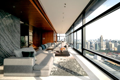 Condos for sale : Best Deal!! For Sale Circle Living Prototype 135 Sq.M. with the best Bangkok skyline views
