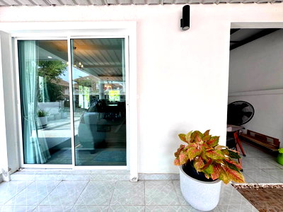 บ้านแฝด ชลบุรี : ขายบ้านแฝดบิ้วอิน พร้อมอยู่ ม.บ้านสวนบางพระ ศรีราชา
