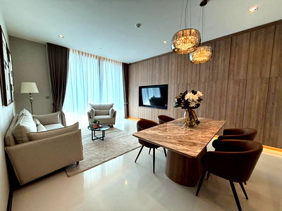 Condos for rent : Renting Q1 sukhumvit 2bed nice decor