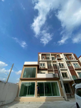 🏡TH138 | ให้เช่าทาวน์โฮม/โฮมออฟฟิศ 4 ชั้น ปรัชญา บิซโฮม (หลังมุม) พื้นที่กว้าง 500 ตร.ม. จดทะเบียนบริษัทได้ ติดโรบินสัน ลาดกระบัง!